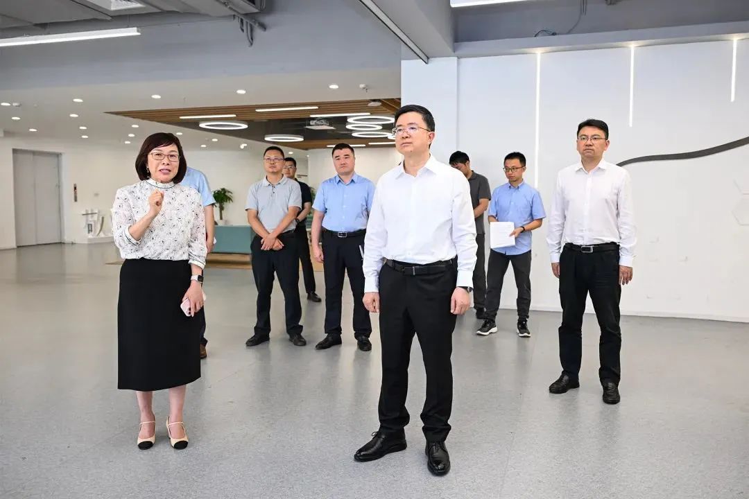 罗蔺调研重点制造业企业_新闻资讯_新闻资讯_重庆6008集团官方网站